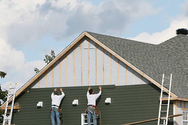 Professional Siding technician working in Amherst, VA